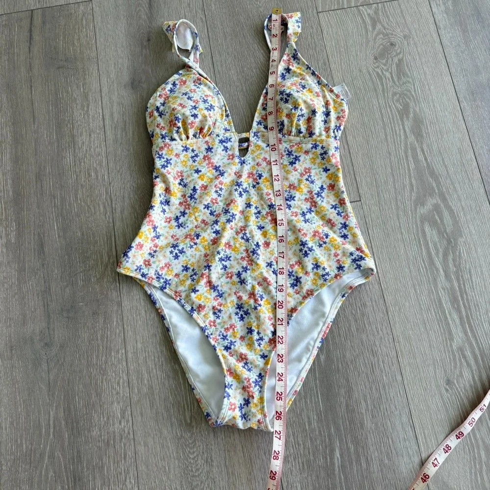 Shade & Shore Womens Ditsy Floral Ruffle Shoulder Plunge‎ One Piece Swimsuit S